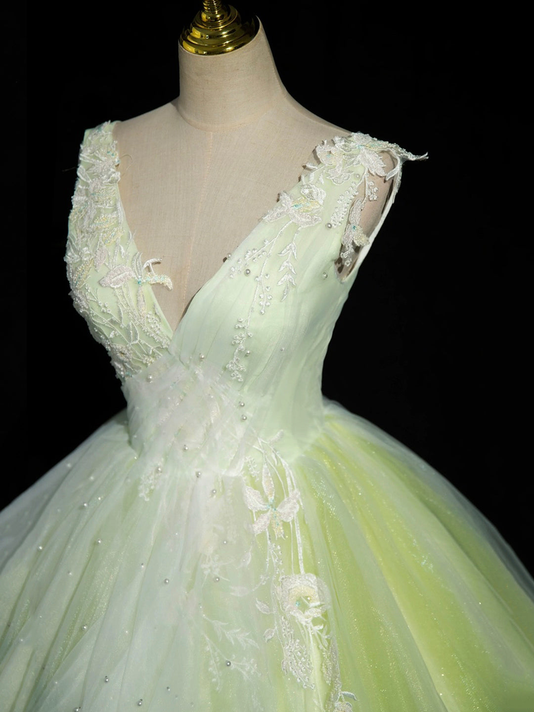 solvbao Green V-Neck Tulle Lace Long Prom Dress, A-Line Sleeveless Evening Dress