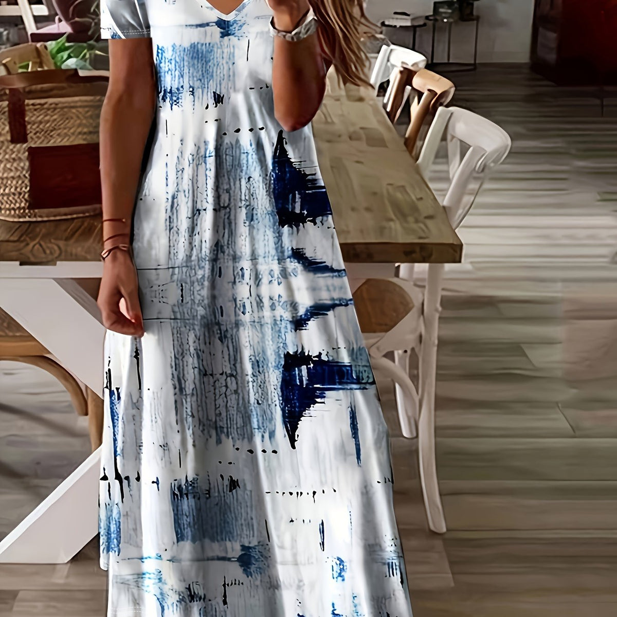 Plus Size Vibrant Abstract Maxi Dress - Chic V-Neck and Comfy Short Sleeves, Perfect for Spring & Summer Strolls, Stylish Oversized Women's Attire