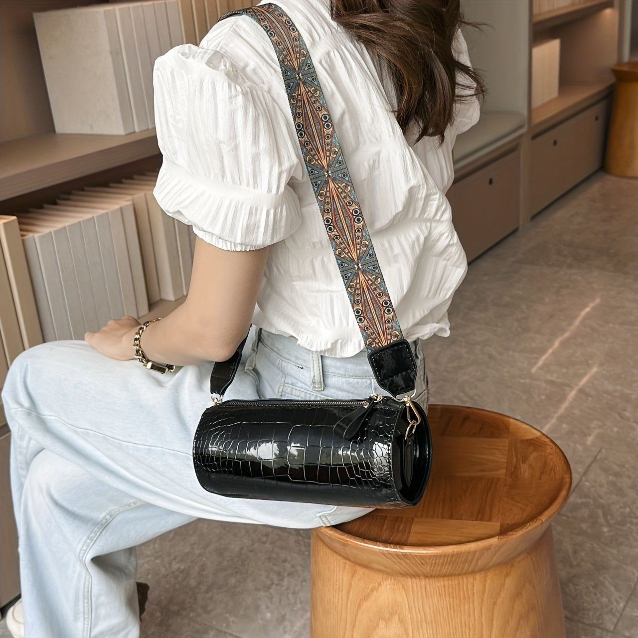 solvbao  Glossy Crocodile Pattern Bucket Bag, Metallic Color Crossbody Bag, Trendy Cylinder Purse With Wide Guitar Strap