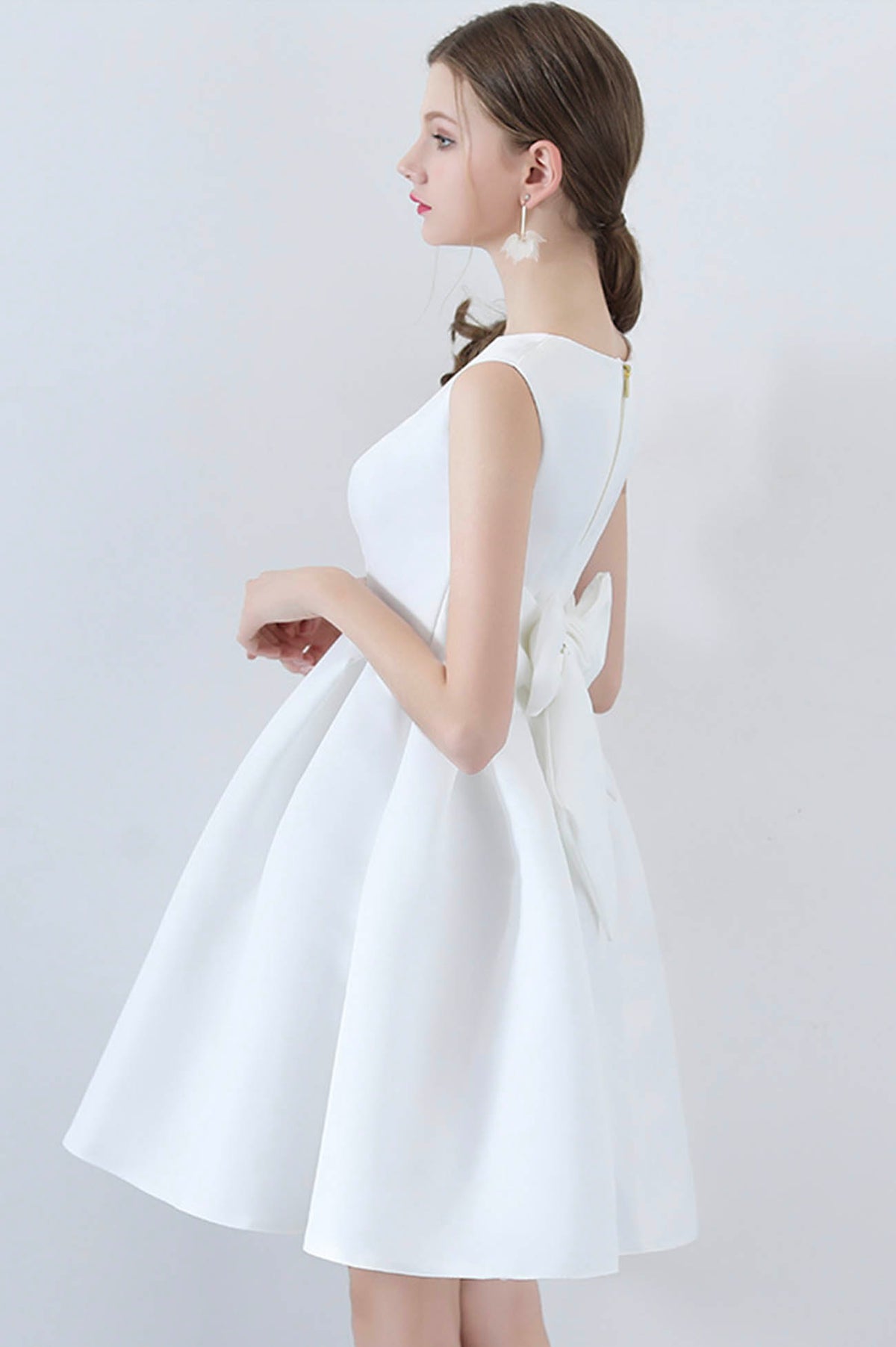 solvbao White Satin Short Prom Dresses, A-Line Cocktail dresses with Bow