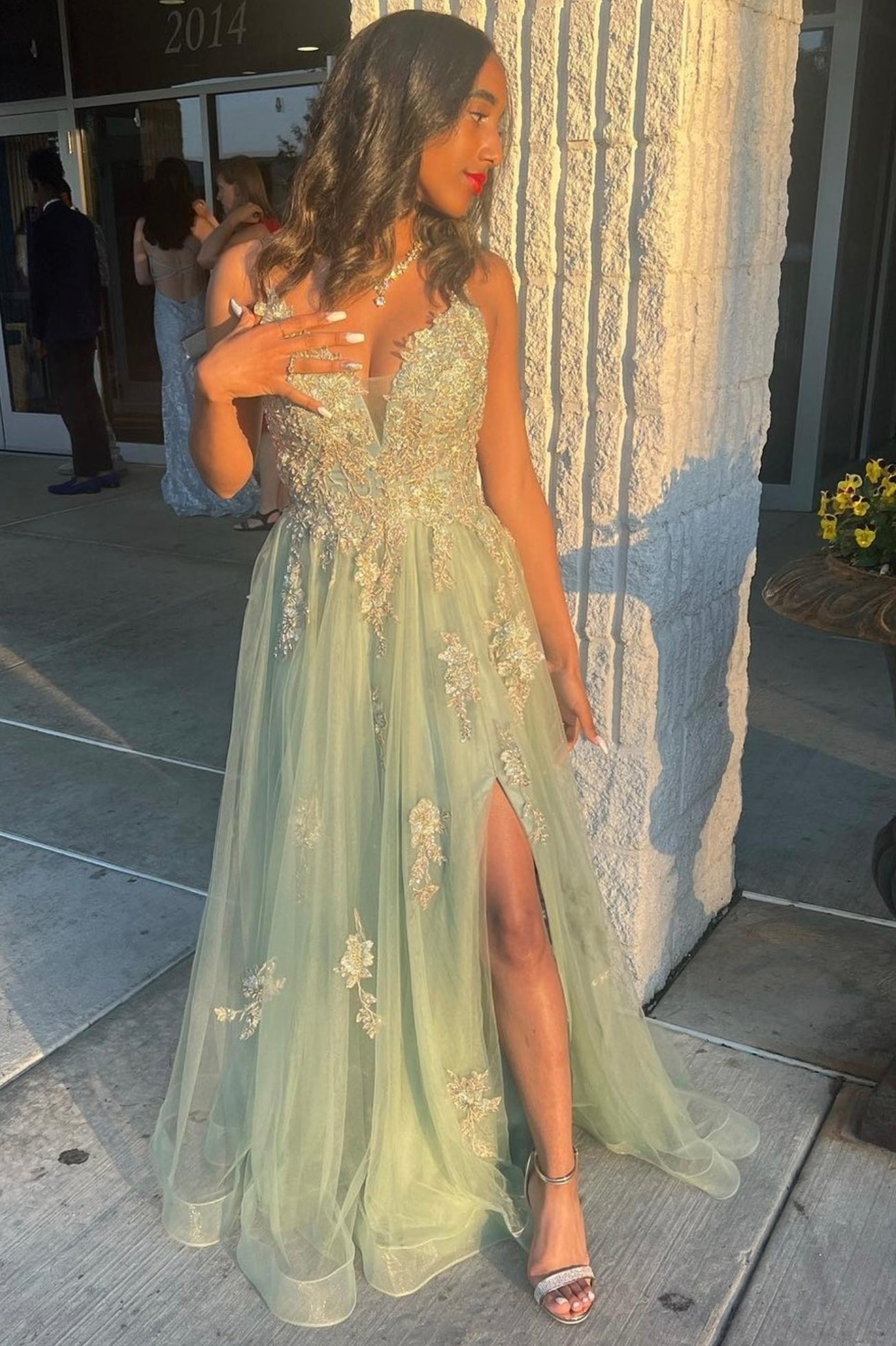 solvbao Green V-neck Lace Long Prom Dress, A-Line Evening Dress with Slit