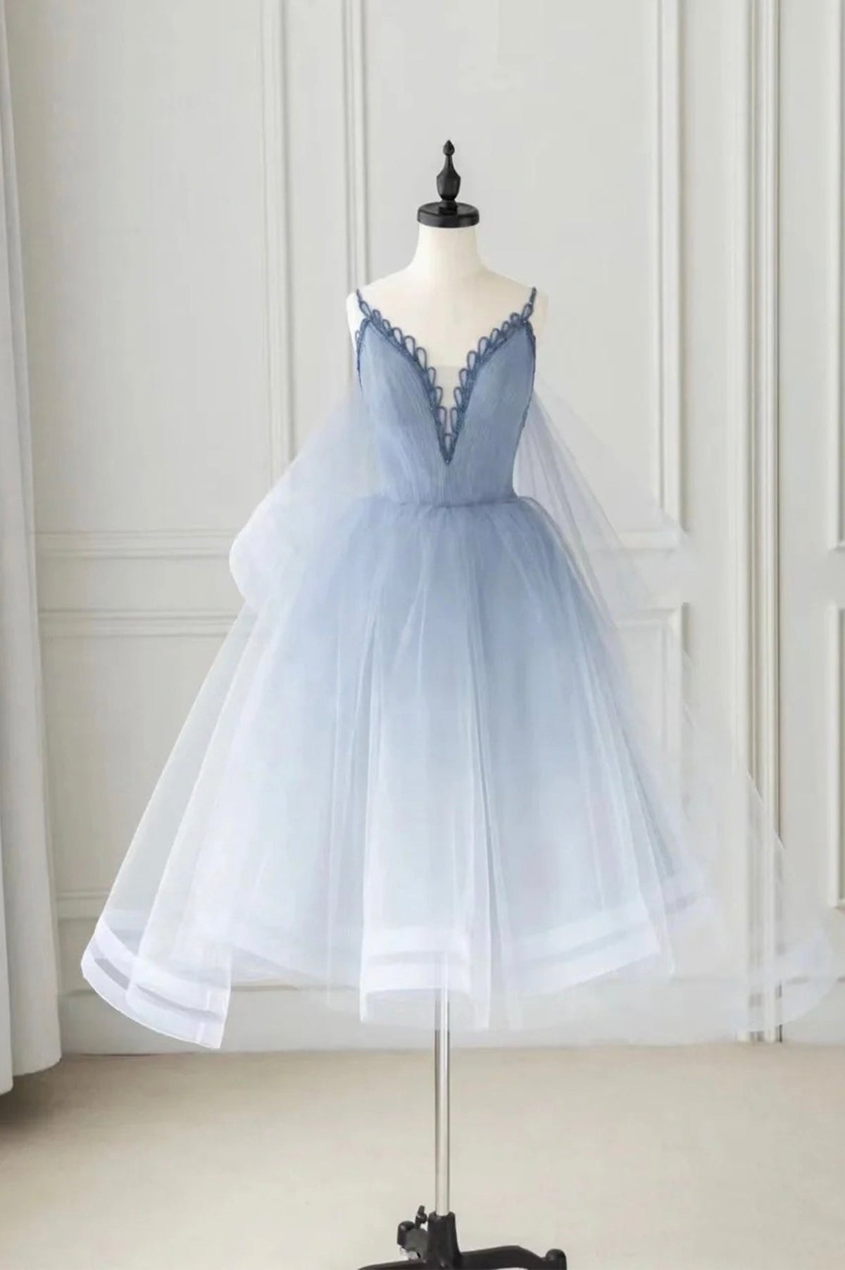 solvbao Cute V-Neck Tulle Short Prom Dress, A-Line Party Homecoming Dress