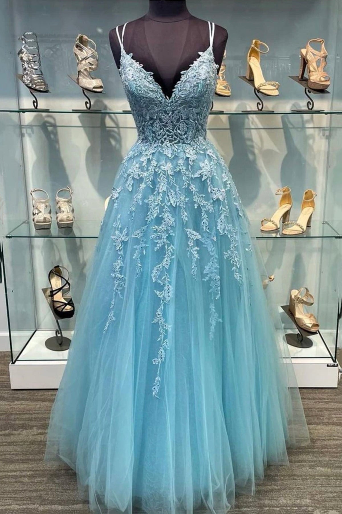 solvbao Blue V-Neck Tulle Long Prom Dresses, A-Line Evening Dresses with Lace