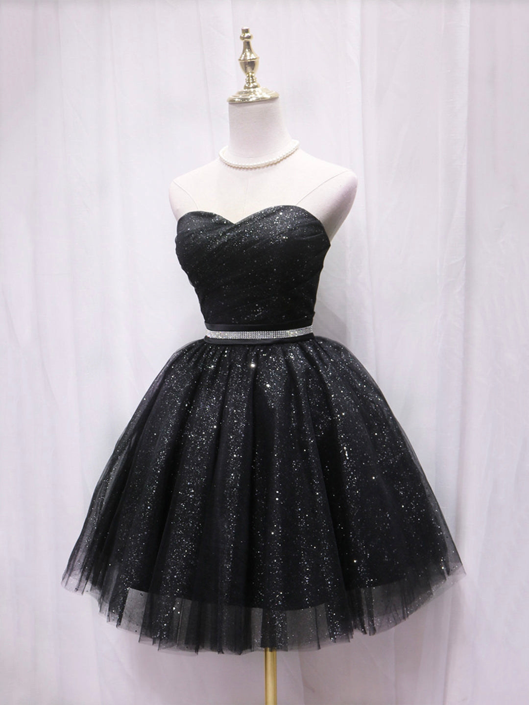 solvbao Black Strapless Tulle Knee Length Prom Dress, Black A-Line Sweetheart Party Dress